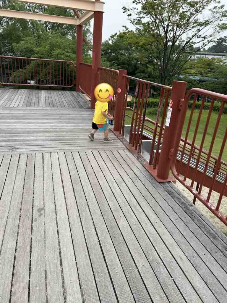 荒子川公園 すべり台