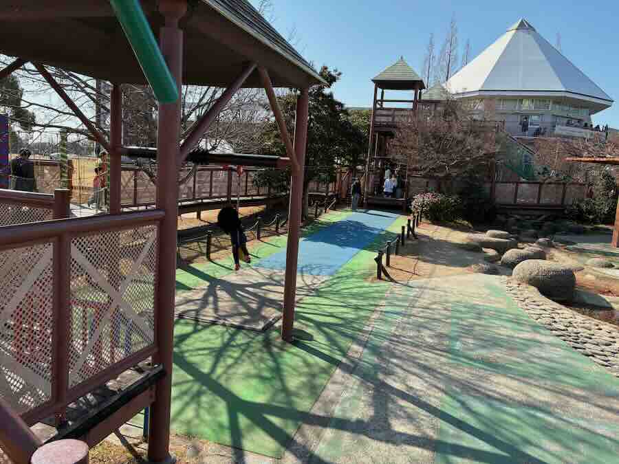 戸田川緑地公園　木製大型遊具　ロープウェイ