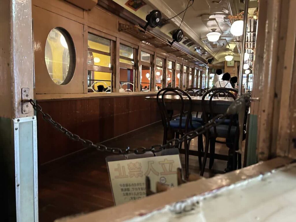 オールドスパゲティーファクトリー 名古屋南 車内