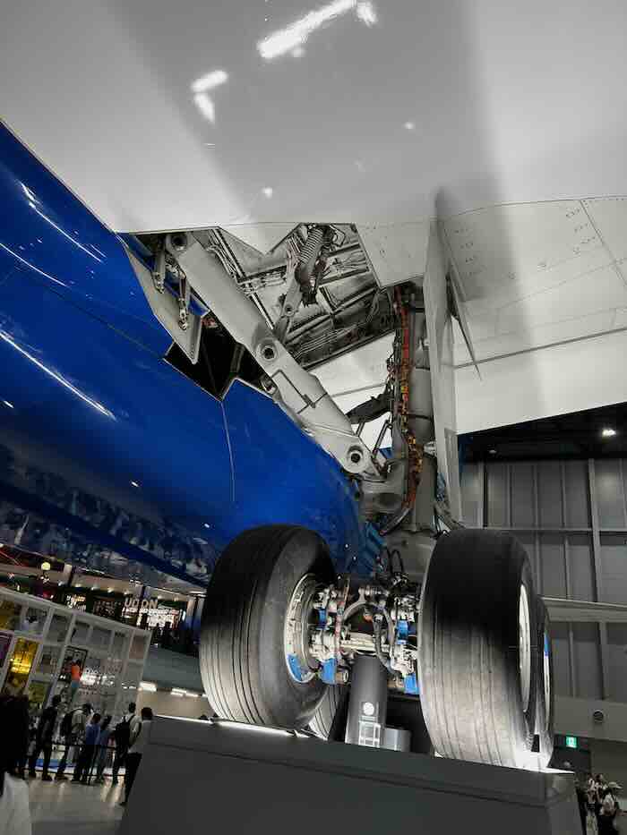 セントレア フライトオブドリームズ ボーイング787 タイヤ