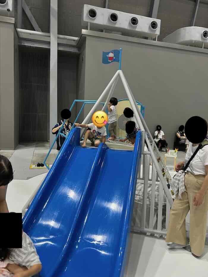 セントレア フライトオブドリームズ キッズエリア 滑り台