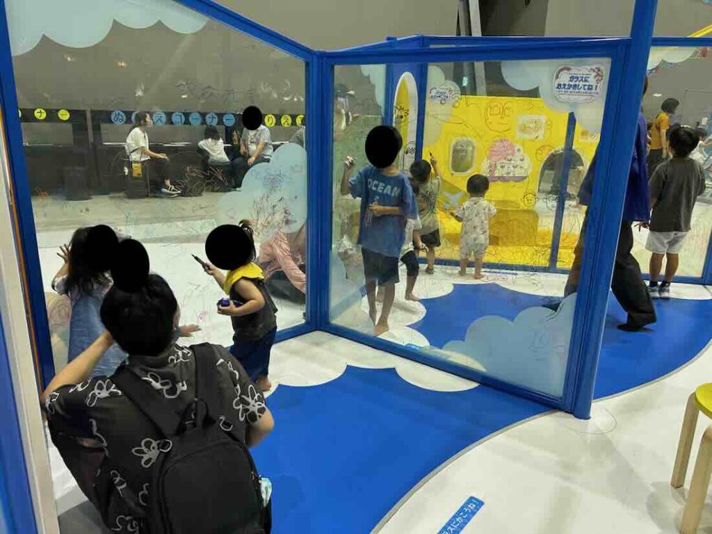 セントレア フライトオブドリームズ キッズエリア お絵描き