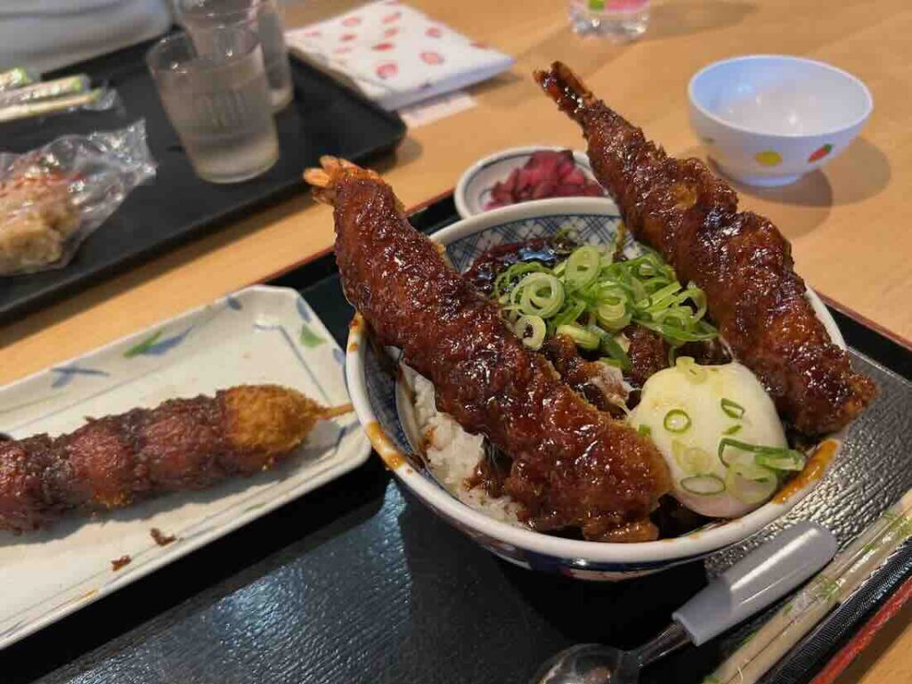 刈谷ハイウェイオアシス　フードコート　名古屋飯