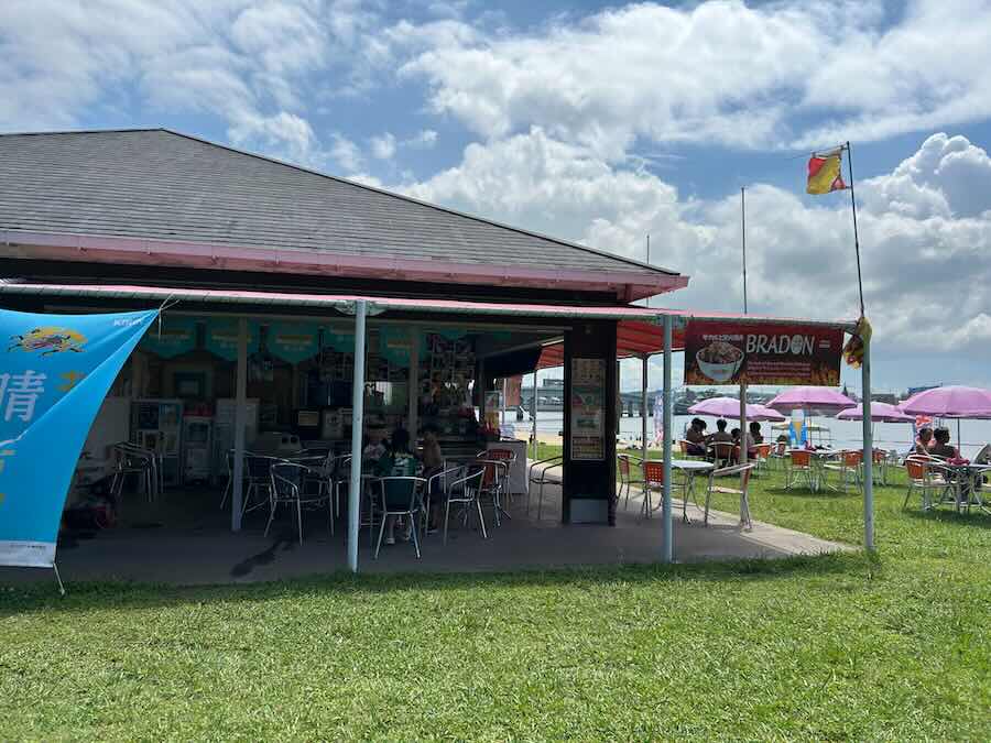 新舞子マリンパーク ビーチ ピクニック 芝生 海遊び 砂遊び 売店