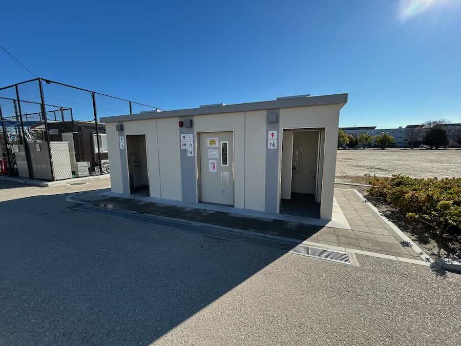 道徳公園　トイレ　おむつ交換　シャワートイレ