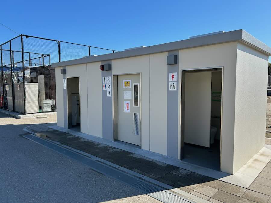 道徳公園　トイレ　おむつ交換　シャワートイレ