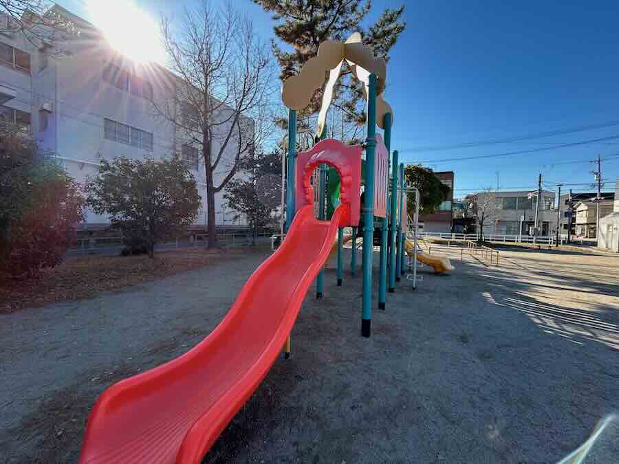 道徳公園　遊具エリア　滑り台