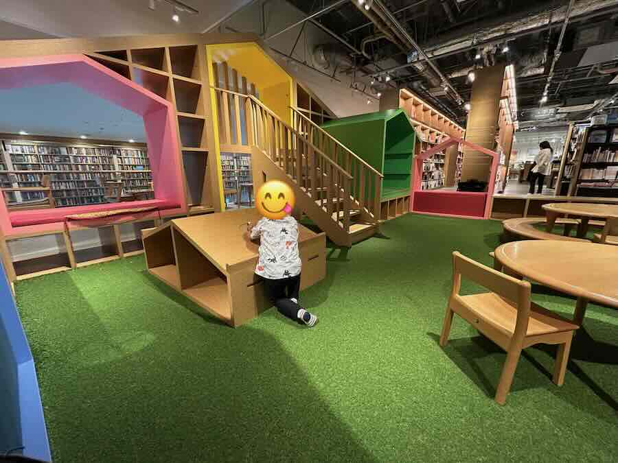 ららぽーとみなとアクルス　屋外遊具　室内遊び場　蔦屋書店　キッズエリア