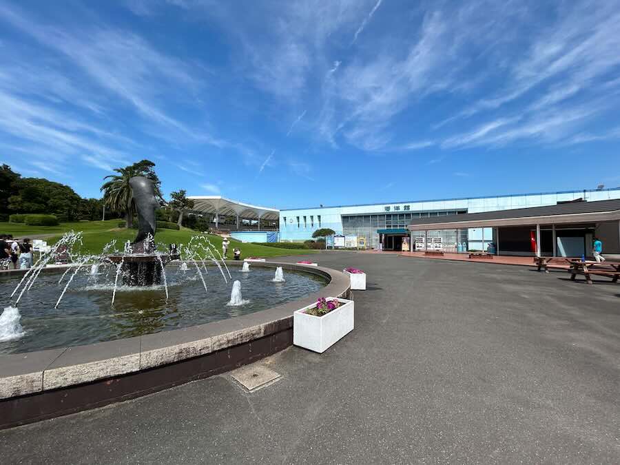 南知多ビーチランド＆おもちゃ王国　施設情報　正門　中の様子　噴水