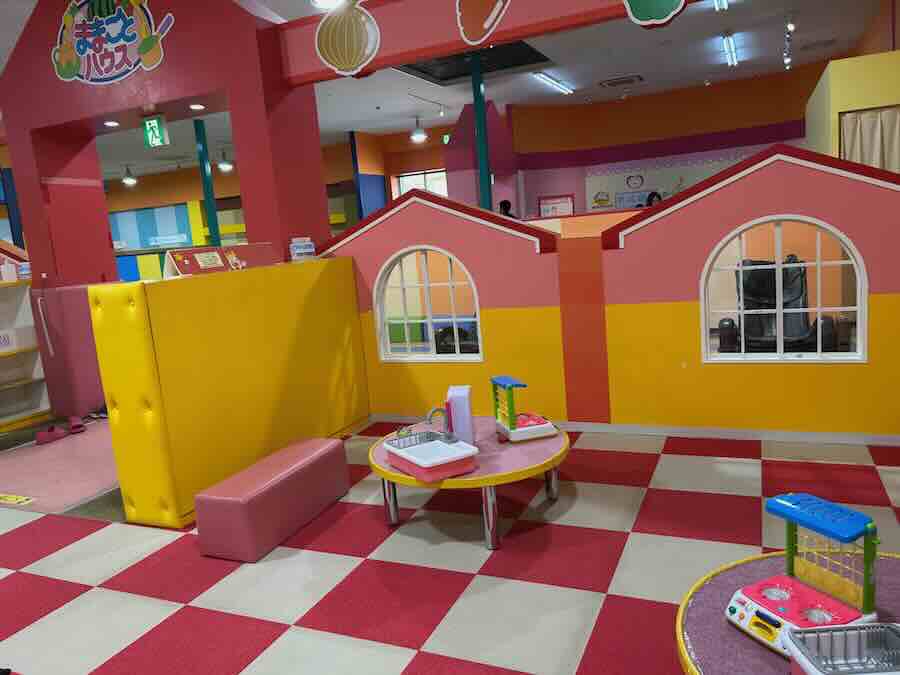 南知多ビーチランド＆おもちゃ王国　入り口　ママごとハウス　メルちゃんのおうち