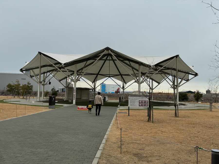 ららぽーとみなとアクルス　屋外遊具　室内遊び場　マップ　デカゴン