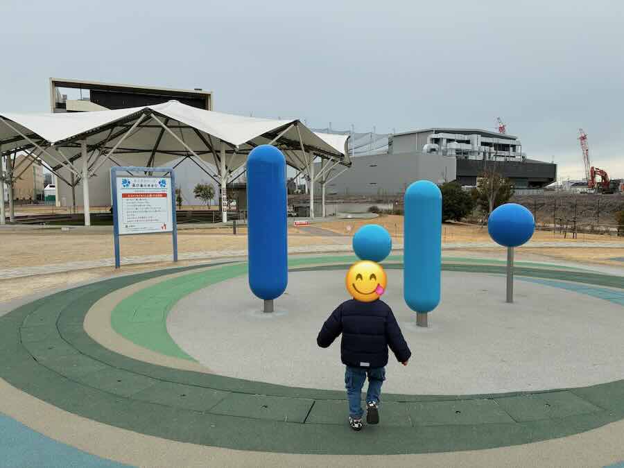 ららぽーとみなとアクルス　屋外遊具　室内遊び場　幼児エリア　水遊び　ミスト