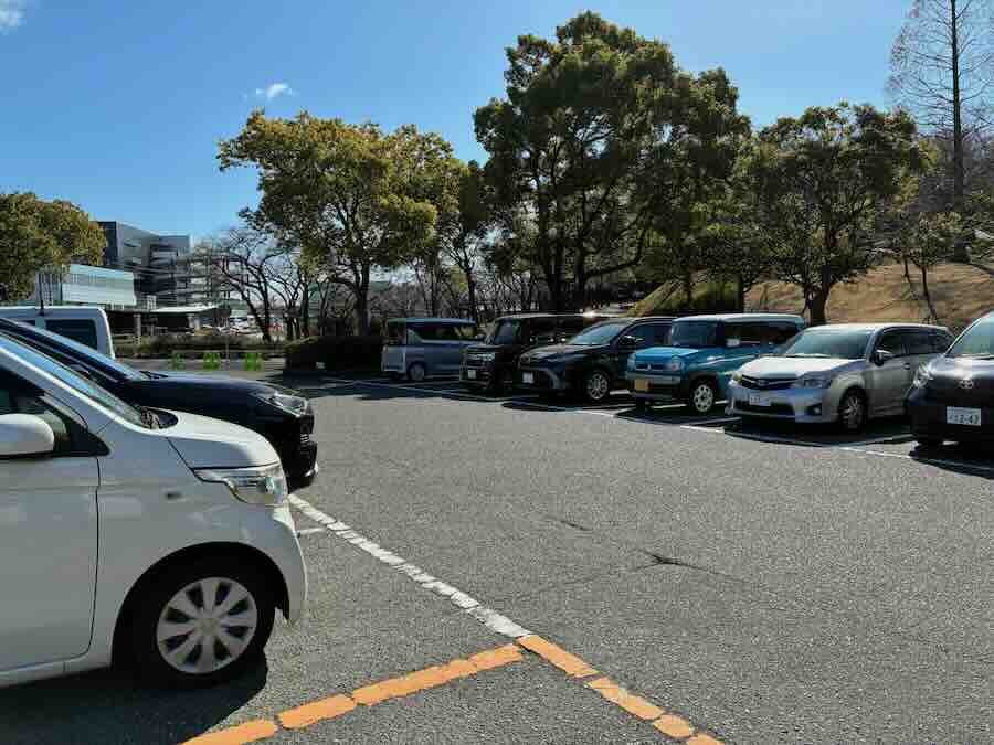 平地公園 ゴーカート 遊具 ピクニック 子ども 子連れ レビュー 交通公園 自転車 滑り台 芝生 砂場 ベンチ 花見 駐車場