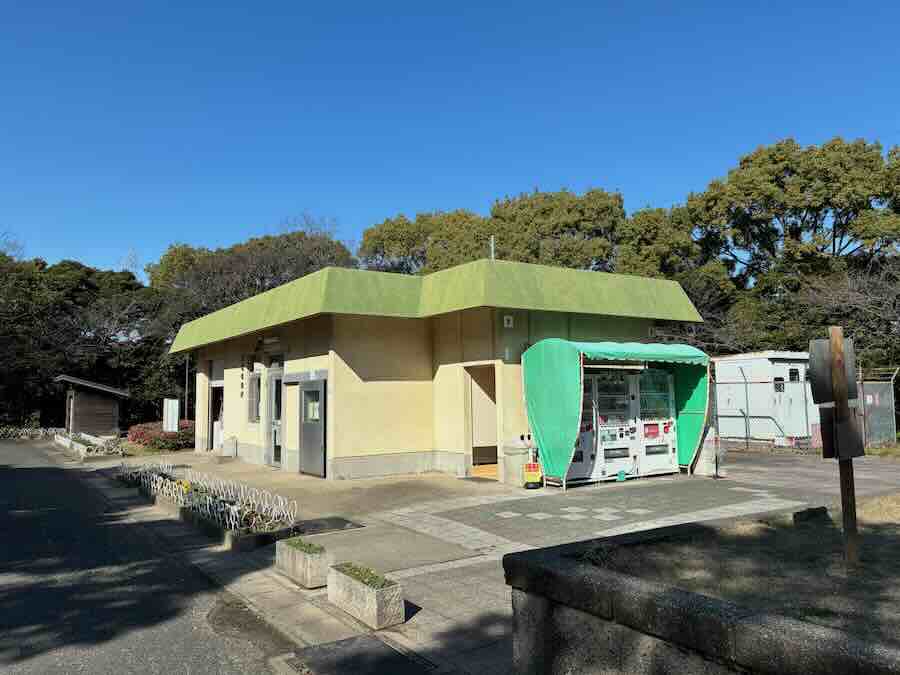 平地公園 ゴーカート 遊具 ピクニック 子ども 子連れ レビュー 交通公園 自転車 滑り台 芝生 砂場 ベンチ 花見 駐車場 トイレ