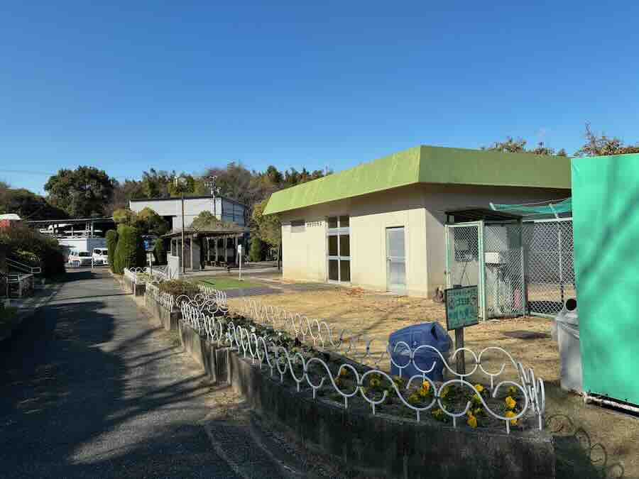 平地公園 ゴーカート 遊具 ピクニック 子ども 子連れ レビュー 交通公園 自転車 滑り台 芝生 砂場 ベンチ 花見 駐車場 トイレ