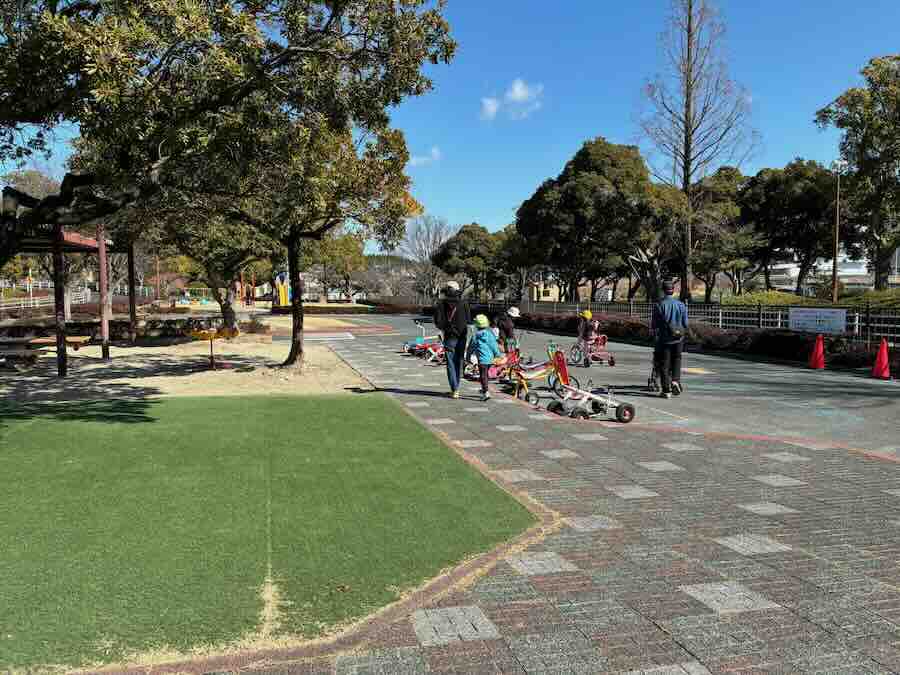 平地公園 ゴーカート 遊具 ピクニック 子ども 子連れ レビュー 交通公園 自転車