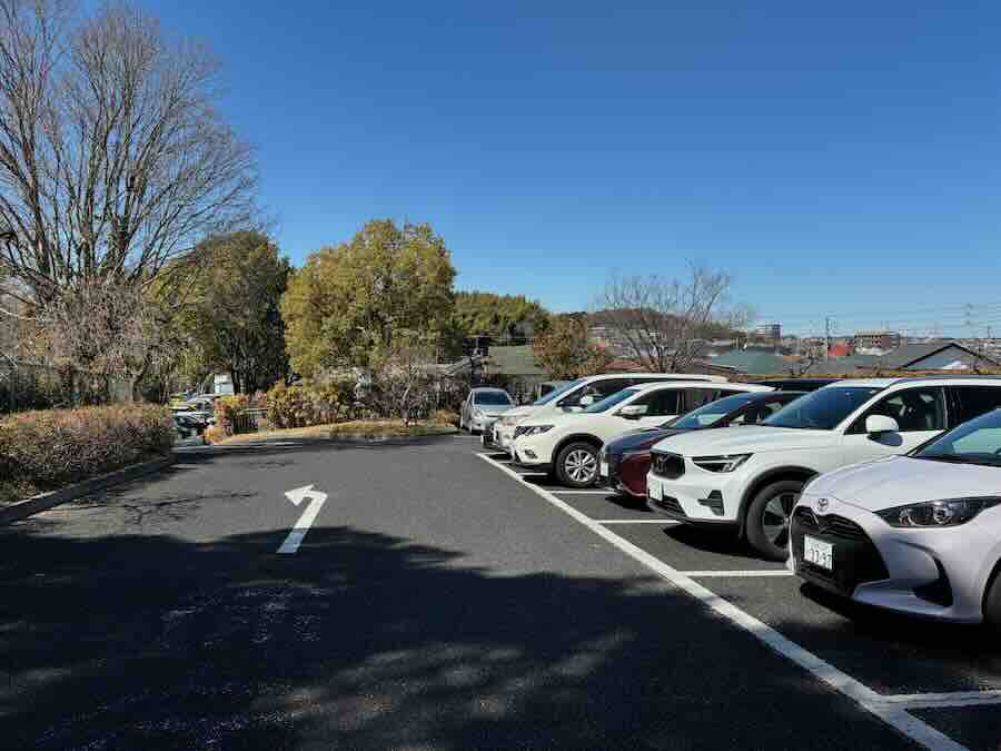 しだれ梅園　しだれ梅祭り　デラファーム　deraファーム　動物ふれあい　トイレ　多目的トイレ　おむつ替え
駐車場