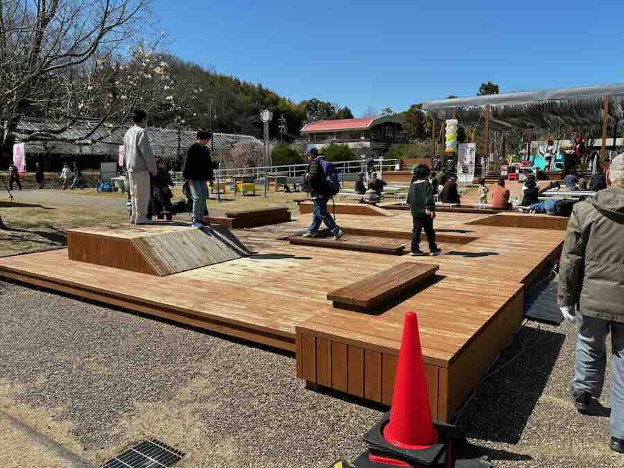しだれ梅園　しだれ梅祭り　デラファーム　deraファーム　動物ふれあい　トイレ　多目的トイレ　おむつ替え
