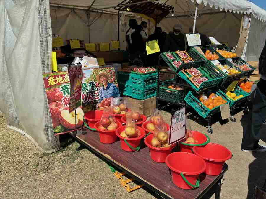 しだれ梅園　しだれ梅祭り　デラファーム　deraファーム　動物ふれあい　青空市場
