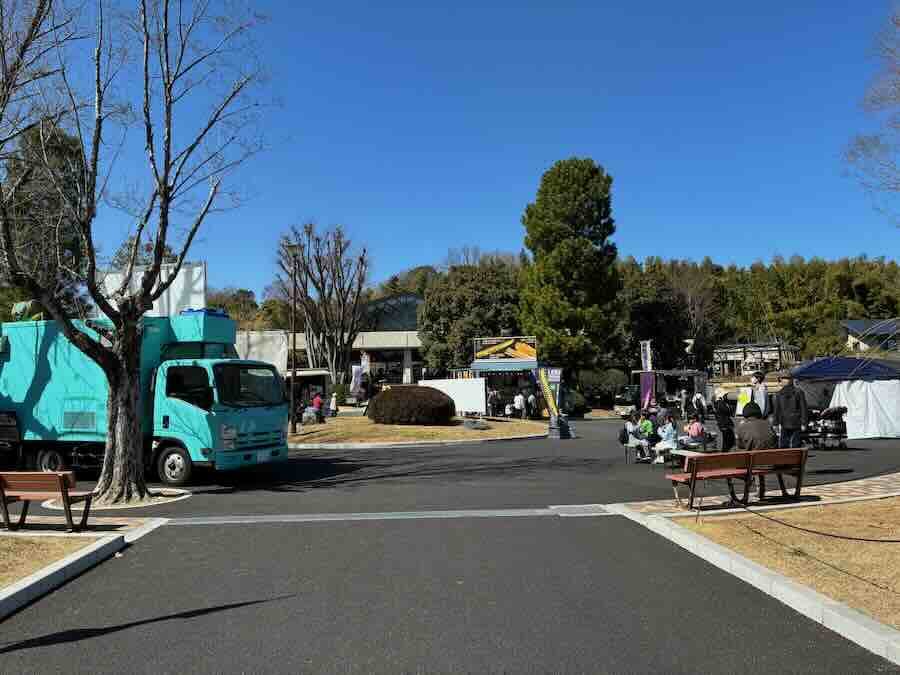 しだれ梅園　しだれ梅祭り　デラファーム　deraファーム　動物ふれあい　青空市場　キッチンかー
