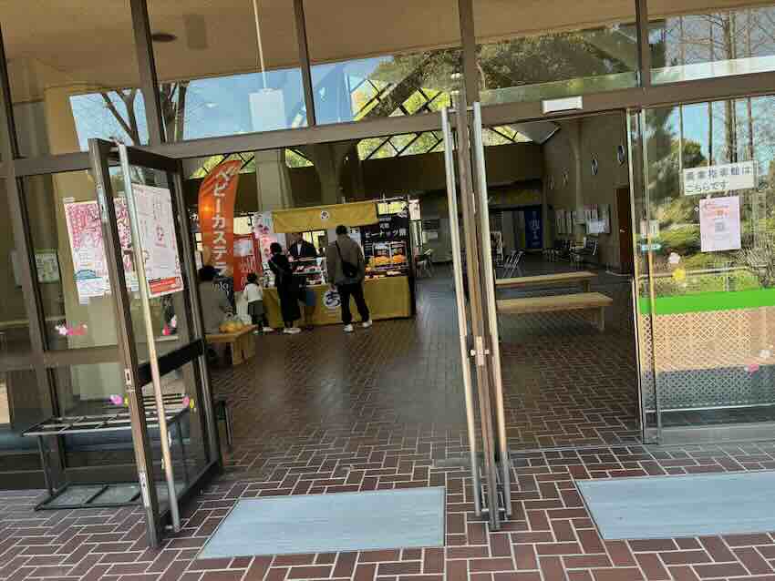 しだれ梅園　しだれ梅祭り　デラファーム　deraファーム　動物ふれあい　青空市場　キッチンかー
