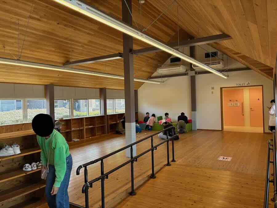 しだれ梅園　しだれ梅祭り　デラファーム　deraファーム　動物ふれあい　ソフトクリーム　ジェラート